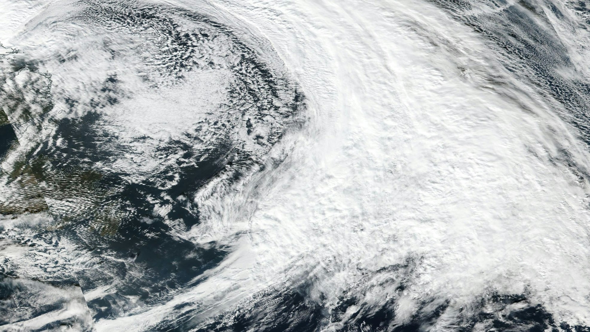 Das Sturmtief Ciarán bildet sich vor der Ostküste Kanadas und zieht in den kommenden Tagen Richtung Westeuropa. Meteorologen erwarten heftige Orkanböen und starke Regenfälle – auch in Deutschland.