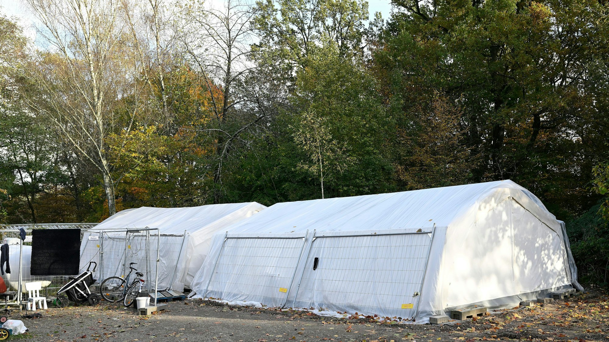 Zeitweise war die Stadt Rösrath gezwungen, Zelte als Flüchtlingsunterkünfte zu nutzen.