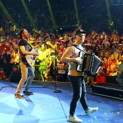 Sorgen immer für gute Stimmung: Die Jungs von Miljö bei einem Auftritt in der Lanxess-Arena.