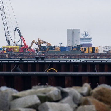 Ein Blick auf die verschiedenen Maschinen und das LNG-Terminal.