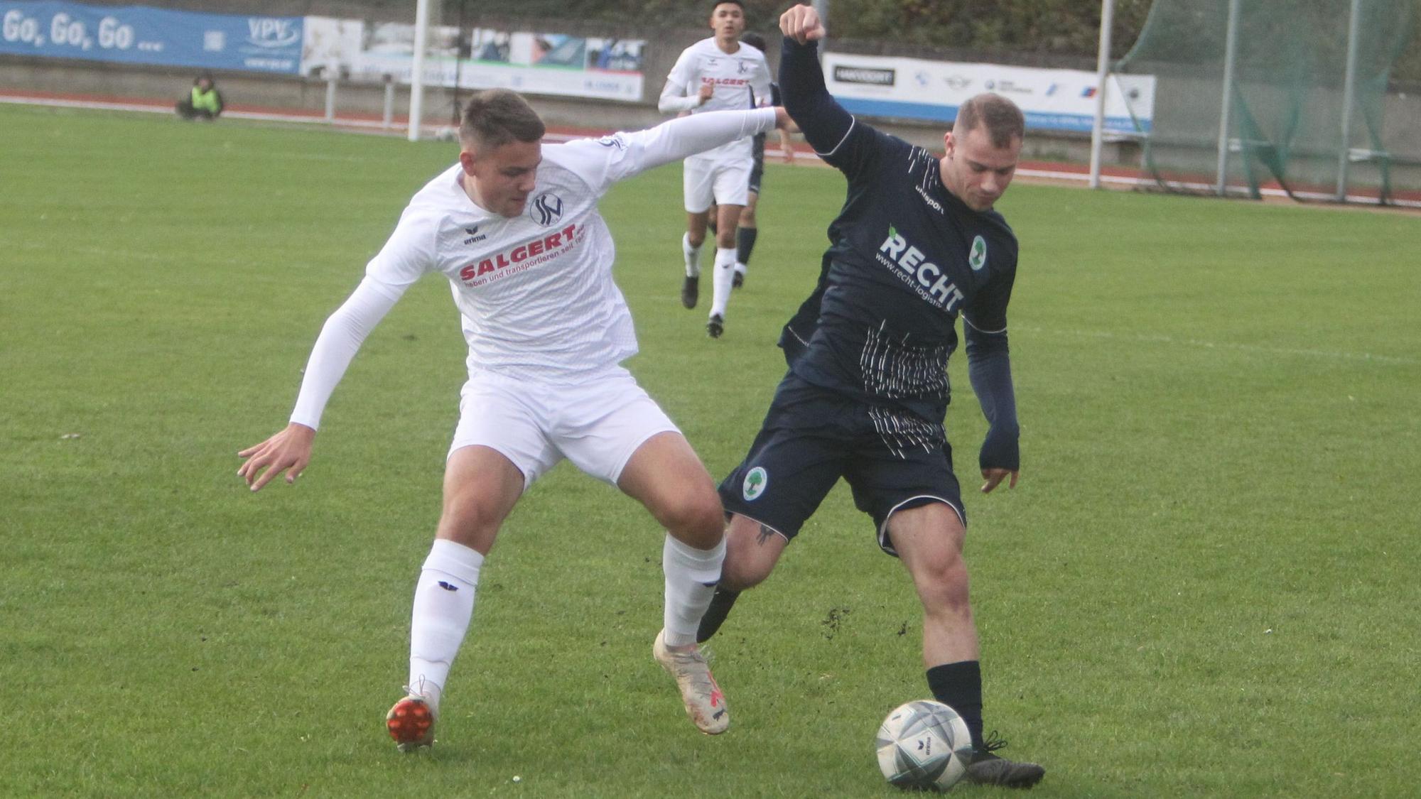 Fußball Mittelrheinliga Siegburg 04 gegen TuS Königsdorf 3:1 nach 76. Minuten.
Till Weingarten