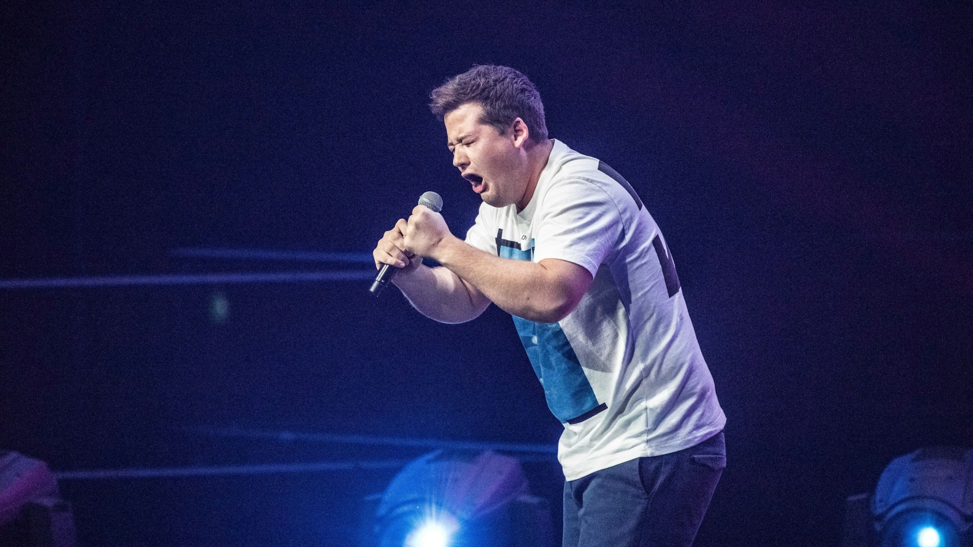 Der Comedian Chris Tall auf der Bühne