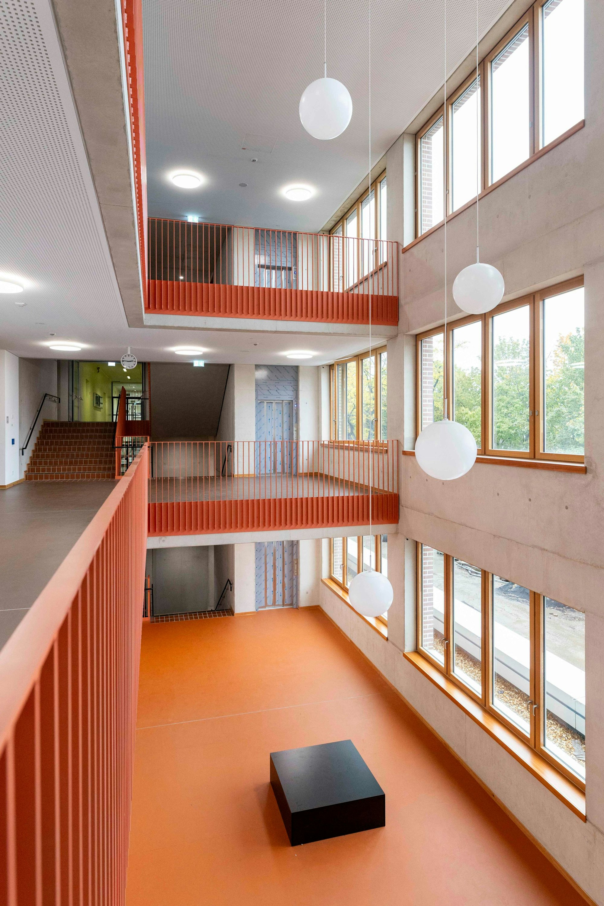 Blick in den neuen Erweiterungsbau des Kaiserin-Augusta-Gymnasiums