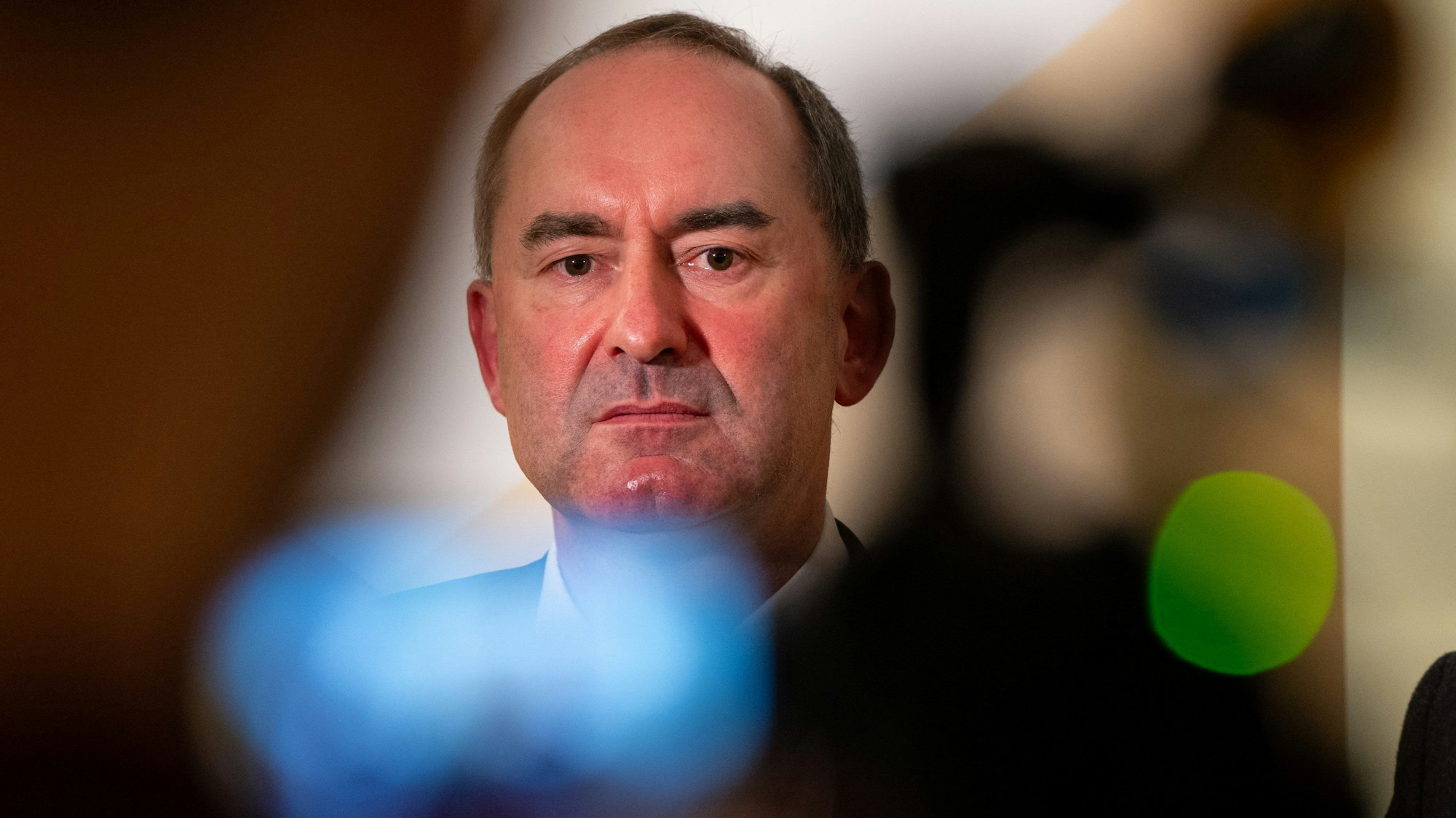 Hubert Aiwanger, stellvertretender Ministerpräsident Bayerns, hat sich klar gegen Anti-Israel-Demos positioniert.