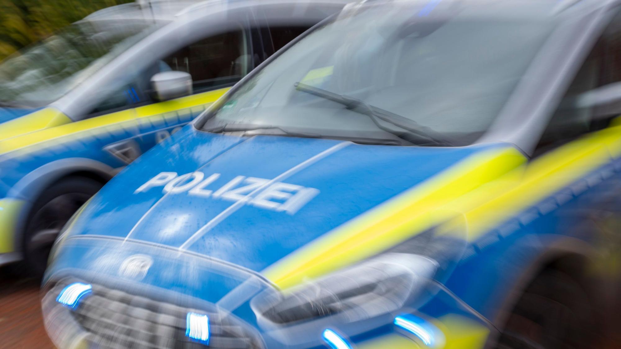 Ein Kölner Polizeiwagen im Einsatz.