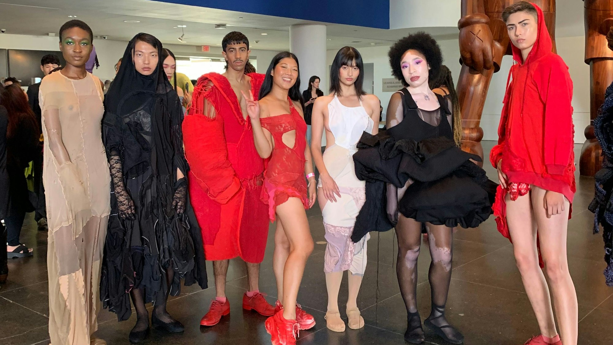 Sirilak Majaroen auf der New York Fashion Week mit den Models.