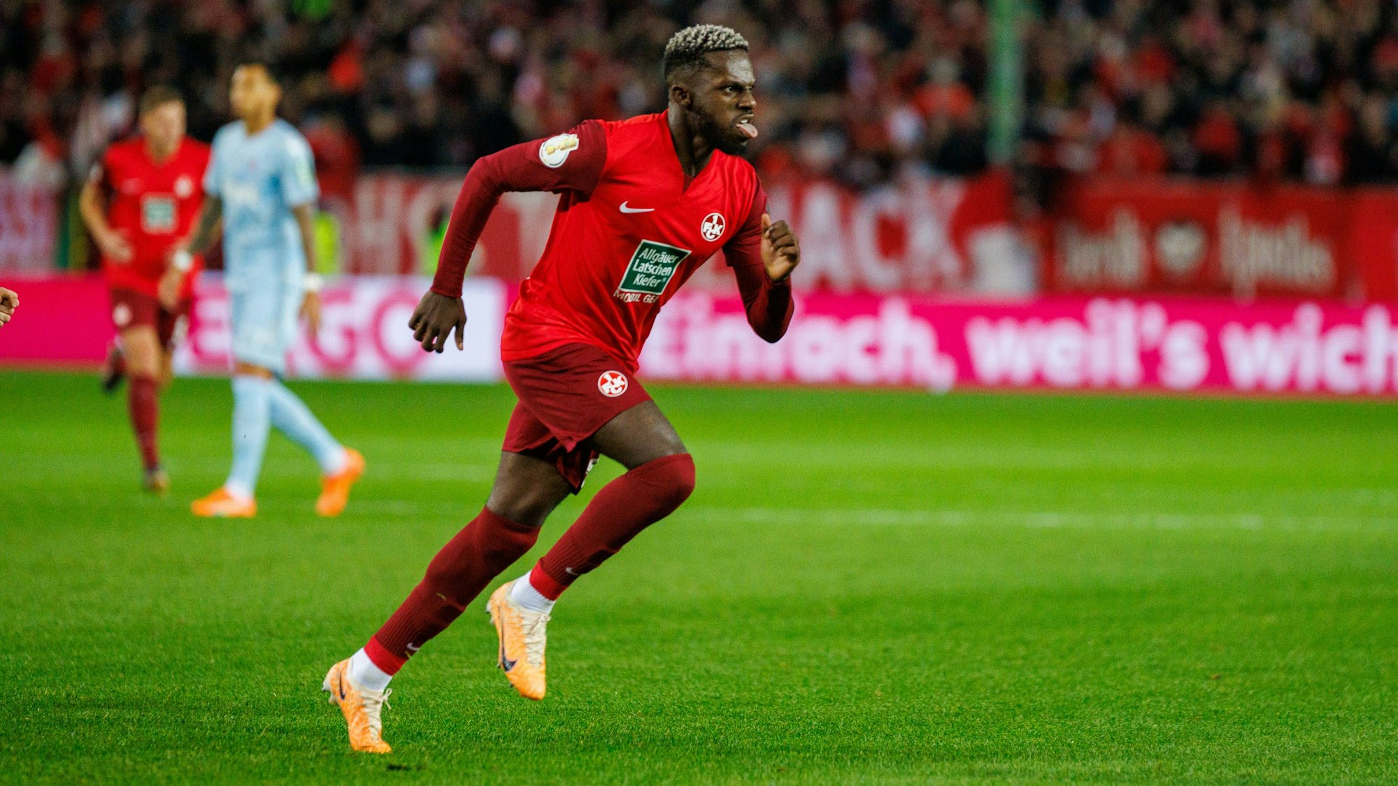 Durcb einen abgefälschten Schuss erzielt Richmond Tachie das 1:0 gegen den FC.