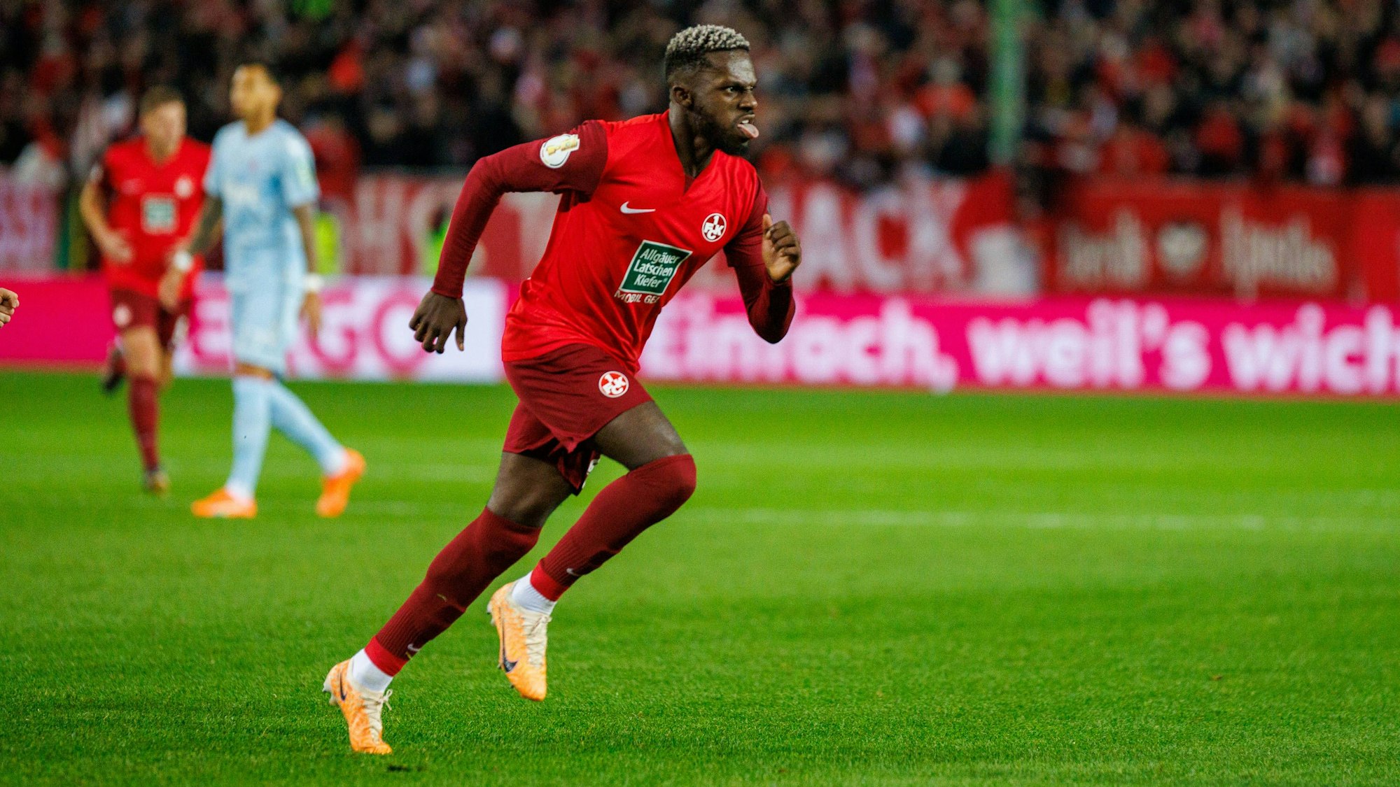 Durcb einen abgefälschten Schuss erzielt Richmond Tachie das 1:0 gegen den FC.