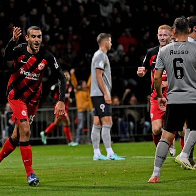 Ellyes Skhiri bejubelt sein 1:0 gegen Viktoria Köln.