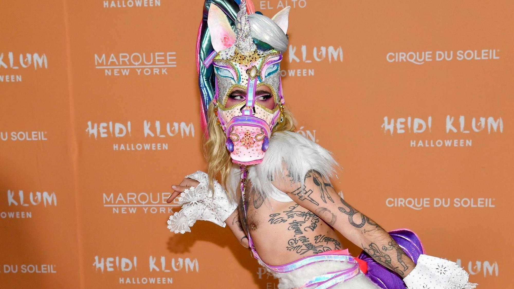 Bill Kaulitz kommt zur 22. jährlichen Halloween-Party von Heidi Klum ins Marquee.