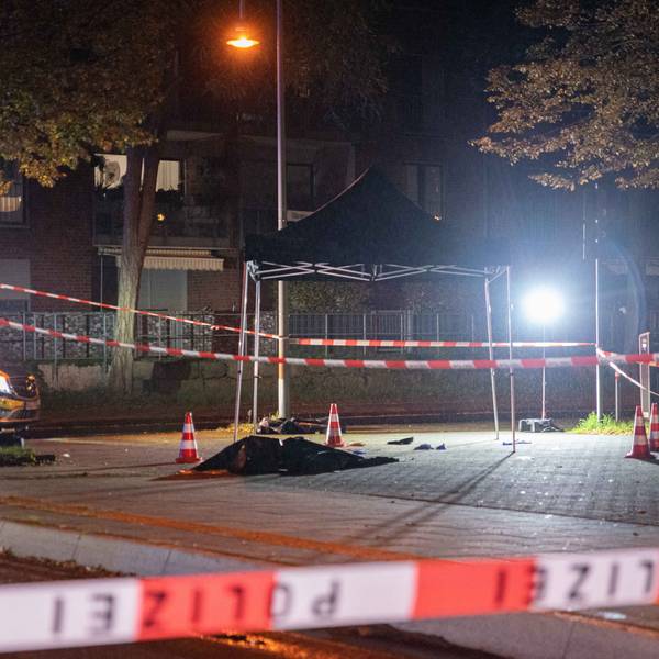 Absperrband der Polizei markiert den Ort, an dem die Kölner Polizei auf einen 16-Jährigen geschossen hat.