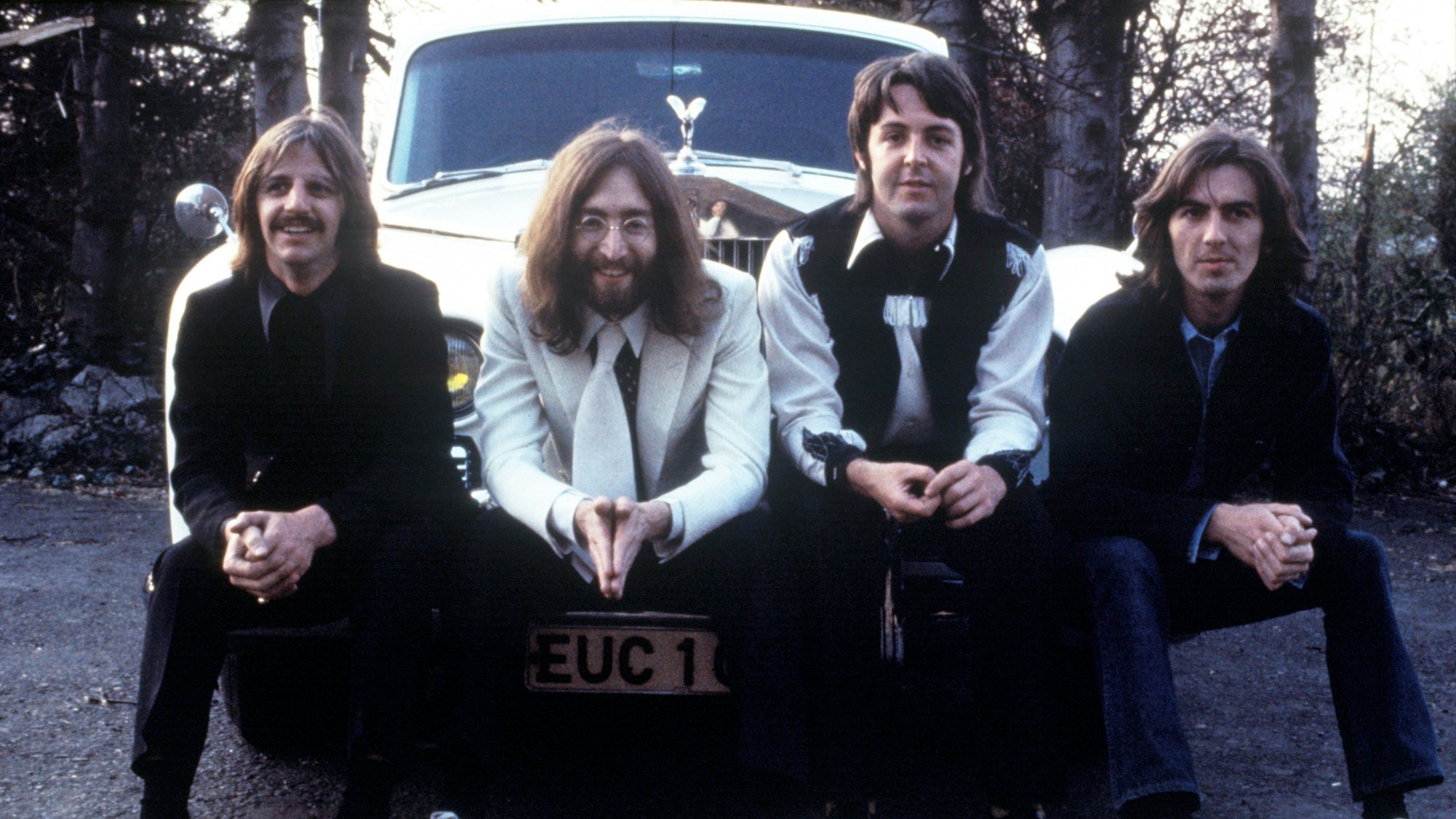 Ringo Starr (l-r), John Lennon, Paul McCartney und George Harrison von den Beatles (undatierte Aufnahme). Mehr als 50 Jahre nach der Trennung der Beatles erscheint am 02.11.2023 ihre wahrscheinlich letzte Single. «Now And Then» soll um 15 Uhr im Internet Premiere feiern. Am 10. November sollen die Kompilationsplatten «Rotes Album» und «Blaues Album» mit 21 hinzugefügten Titeln neu veröffentlicht werden.