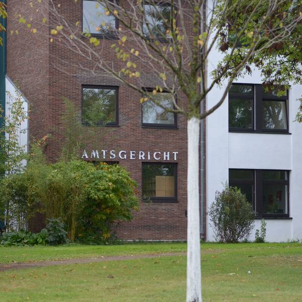 Das Symbolbild zeigt das Amtsgericht in Euskirchen.