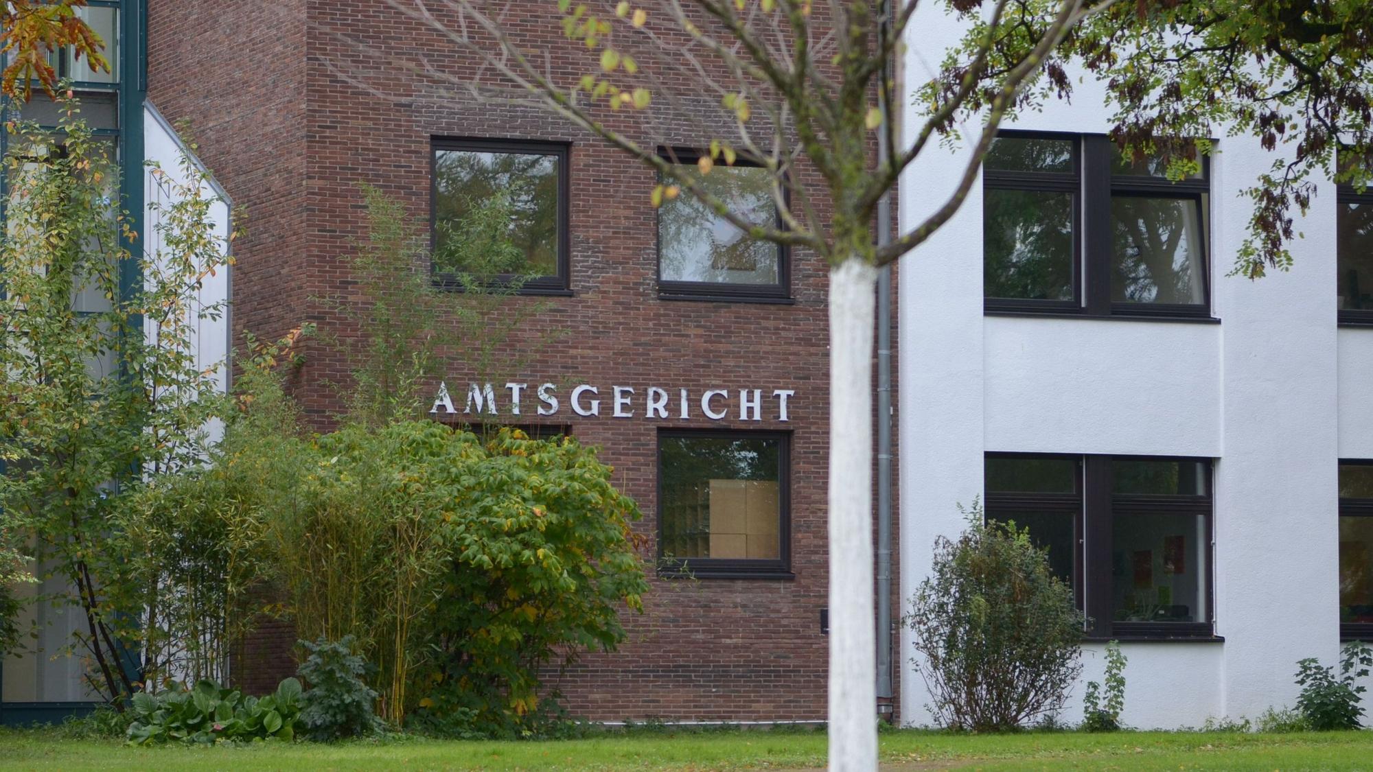 Das Symbolbild zeigt das Amtsgericht in Euskirchen.
