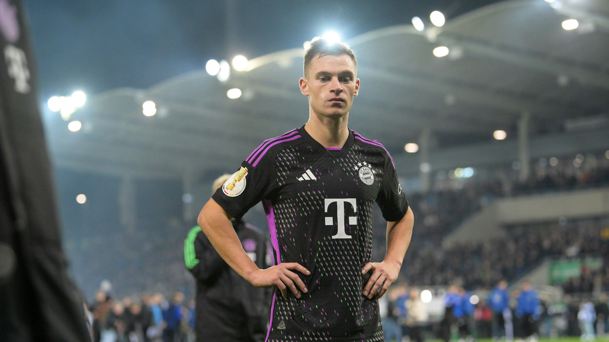 Joshua Kimmich war nach dem 1:2 im Pokal sichtbar niedergeschlagen.