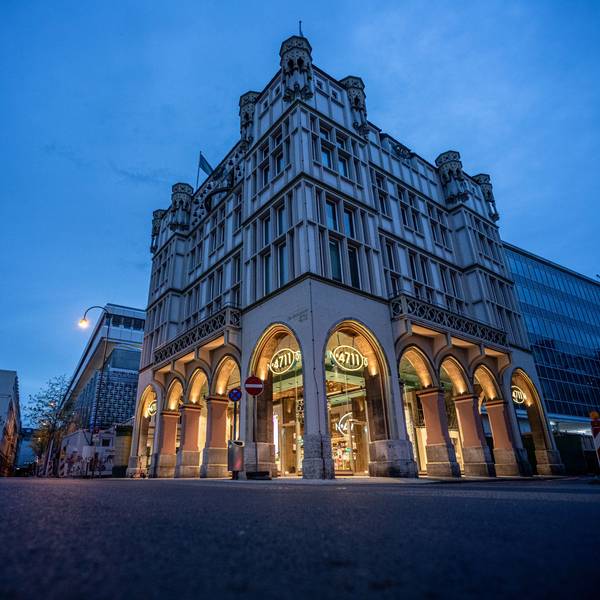 Das Foto zeigt das 4711-Haus in der Glockengasse.