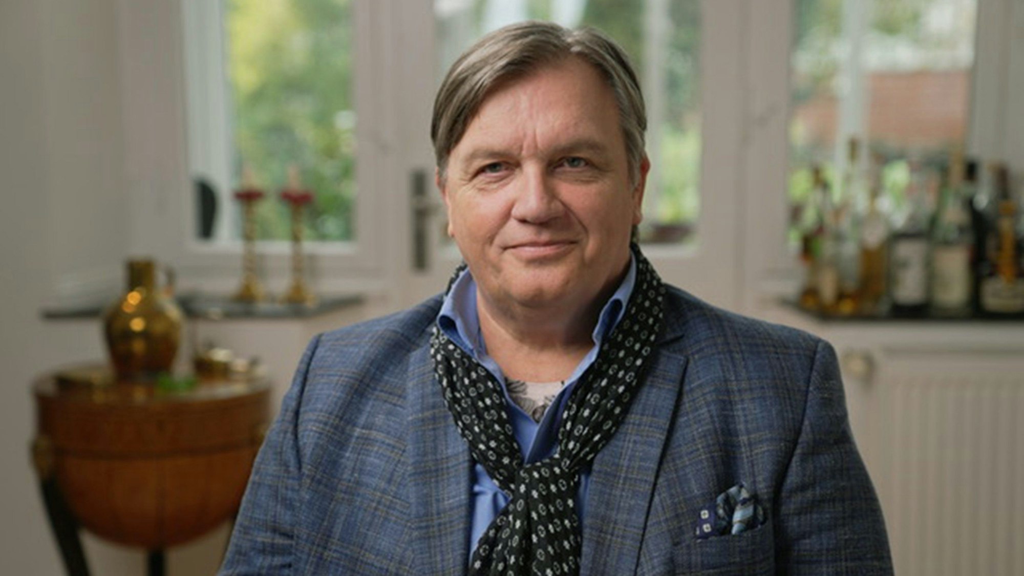 Hape Kerkeling in einer Szene in der Dokumentation «Loriot100», ein Film von André Schäfer, der am Montag (06.11.23) um 20:15 Uhr im ERSTEN gezeigt werden soll.