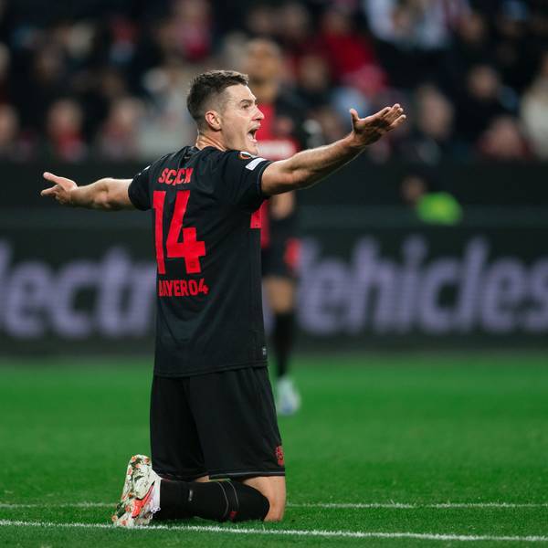 Leverkusens Patrik Schick reagiert während der Partie gegen Karabach.
