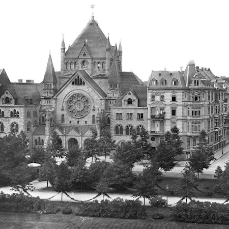 Die Kölner Synagoge in der Roonstraße zum Ende des 19. Jahrhunderts.