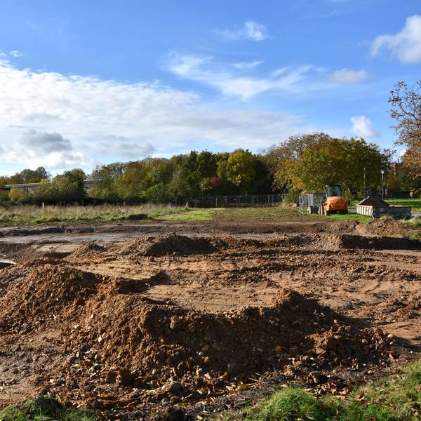 An der Nußbaumallee in Elsdorf ist eine Baustelle.