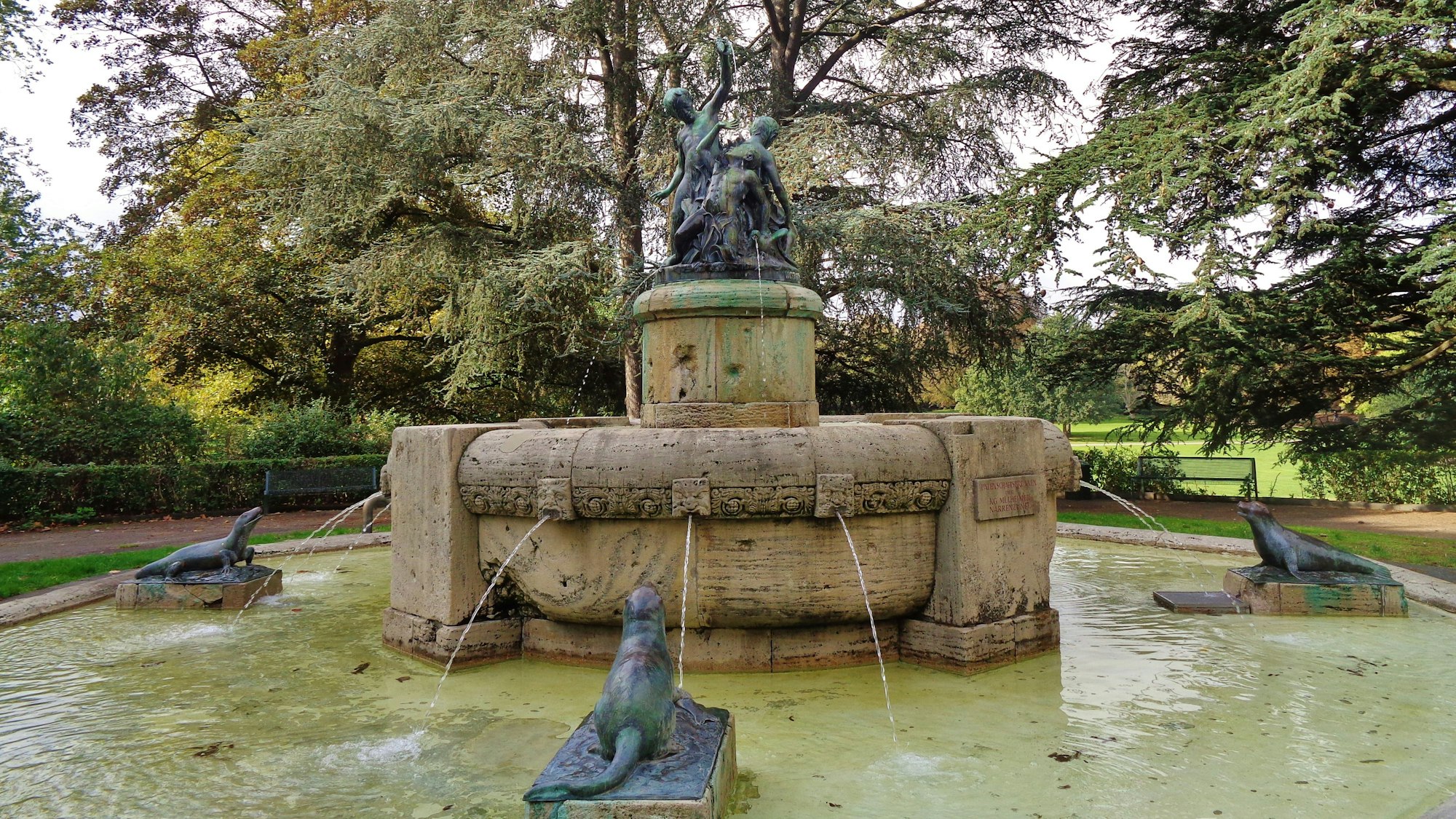 Der Märchenbrunnen im Mülheimer Stadtgarten