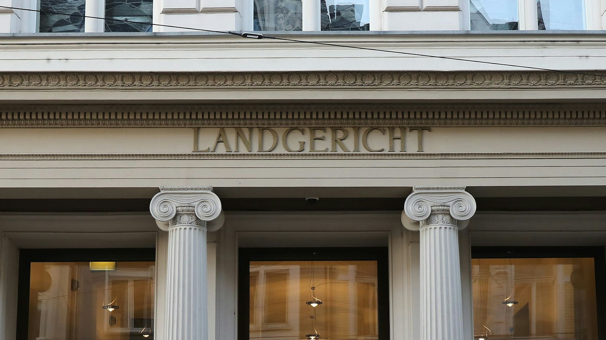 Eingang des Bonner Landgerichts.