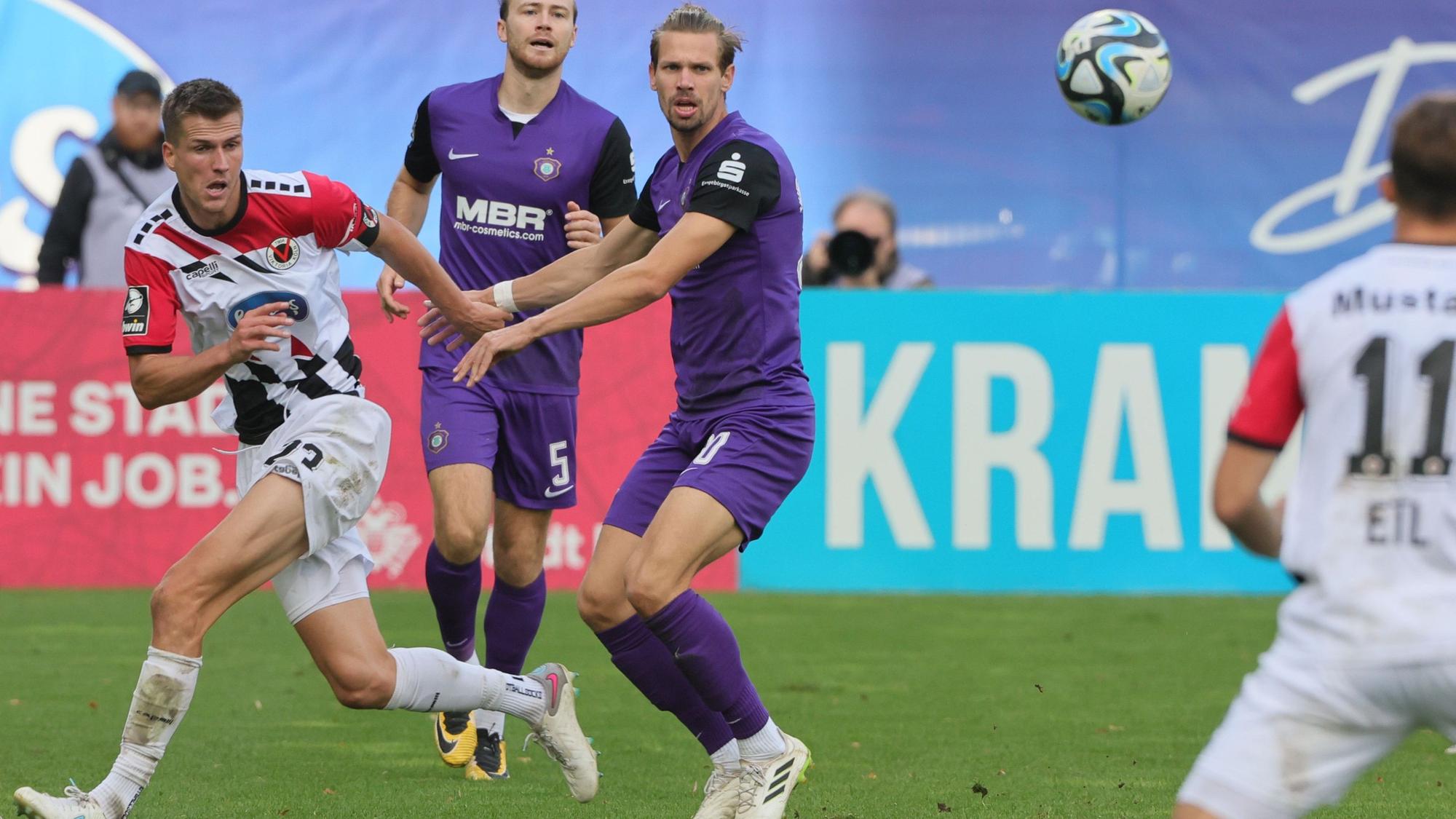 FC Viktoria Köln vs. FC Erzgebirge Aue, 3. Liga, links: Moritz Fritz (Viktoria), 14.10.2023, Bild: Herbert Bucco