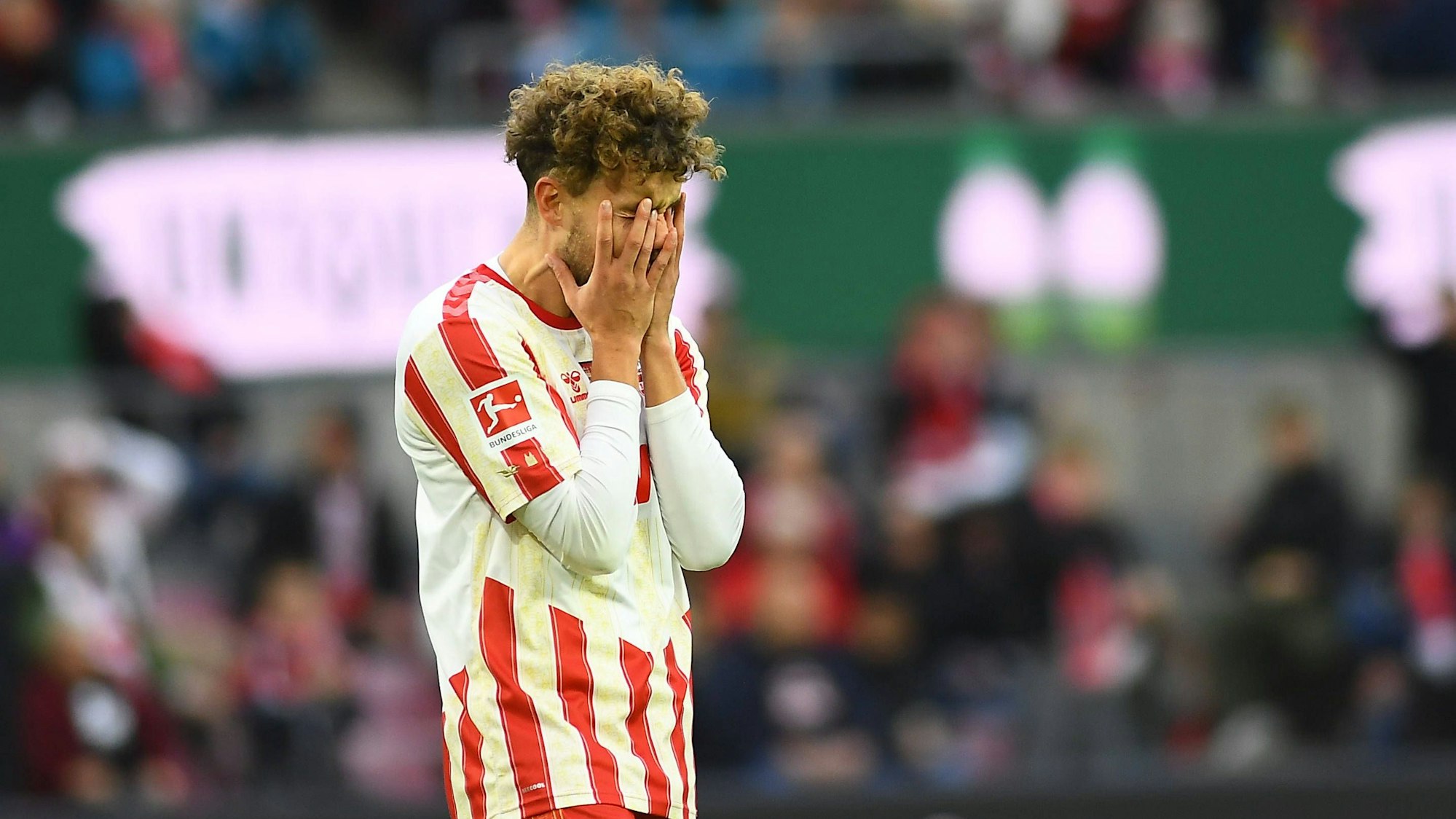 Luca Waldschmidt nach seiner vergebenen Chance.