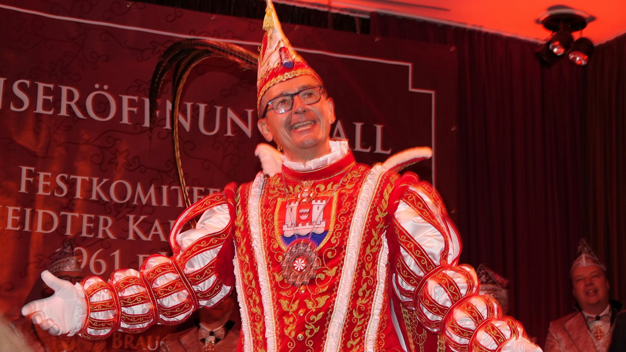 In Niederkassel-Rheidt regiert Prinz Markus I. Thüren das närrische Volk.