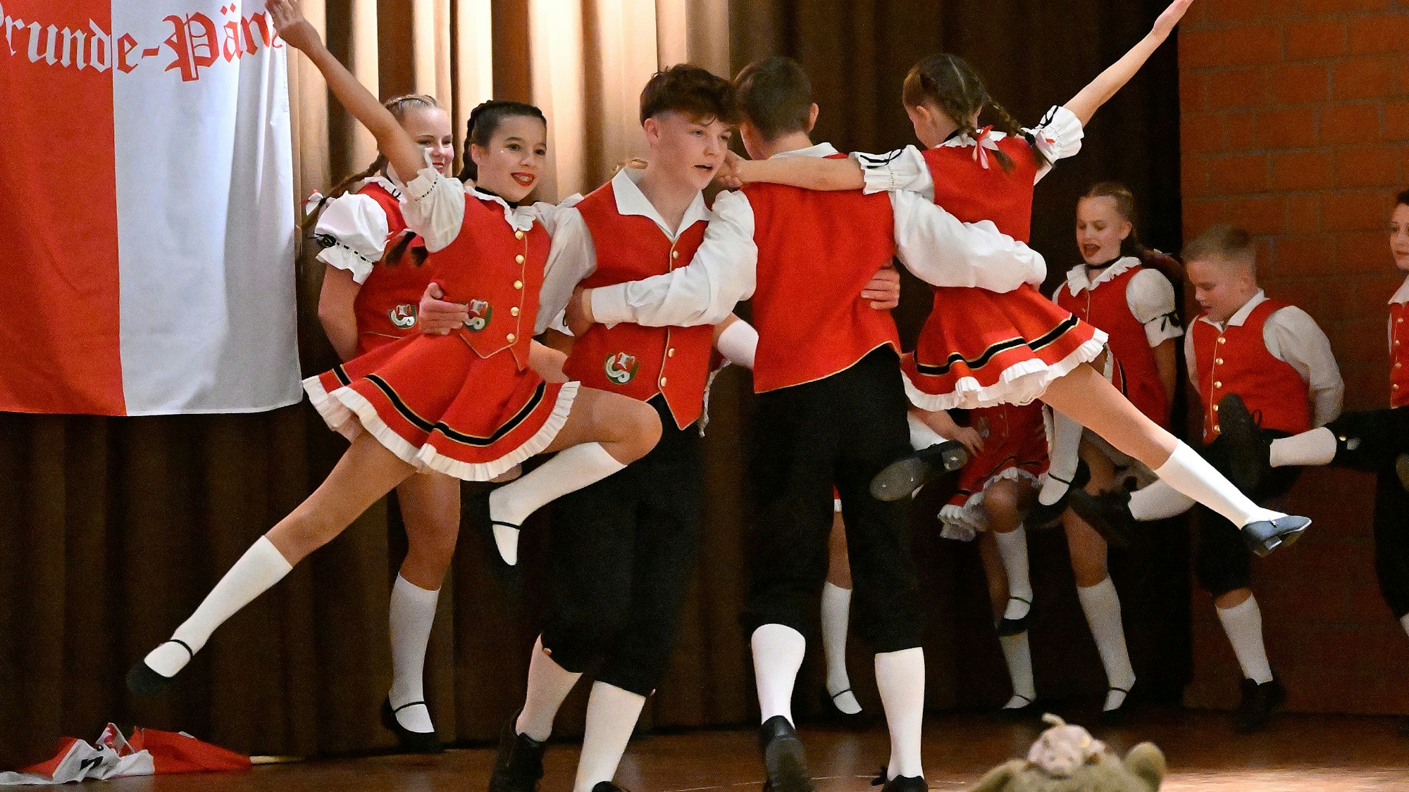 Die Strunde-Pänz zeigten schwungvolle Tänze