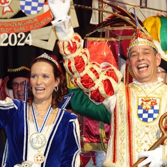 Prinz Klaus II. und Augustina Nicole I. regieren das närrische Volk in Sankt Augustin.