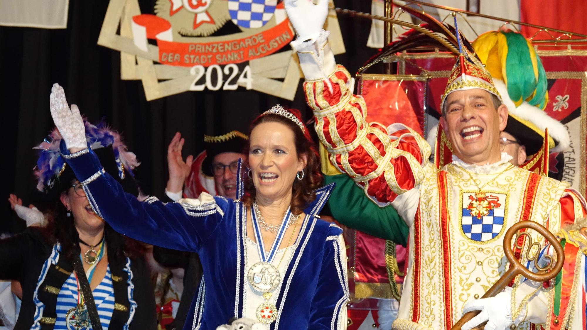 Prinz Klaus II. und Augustina Nicole I. regieren das närrische Volk in Sankt Augustin.