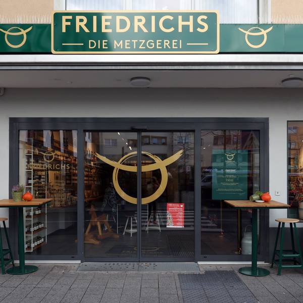 Eingangsbereich des Ladenlokals der Metzgerei Friedrichs in der Maternusstraße Köln-Rodenkirchen