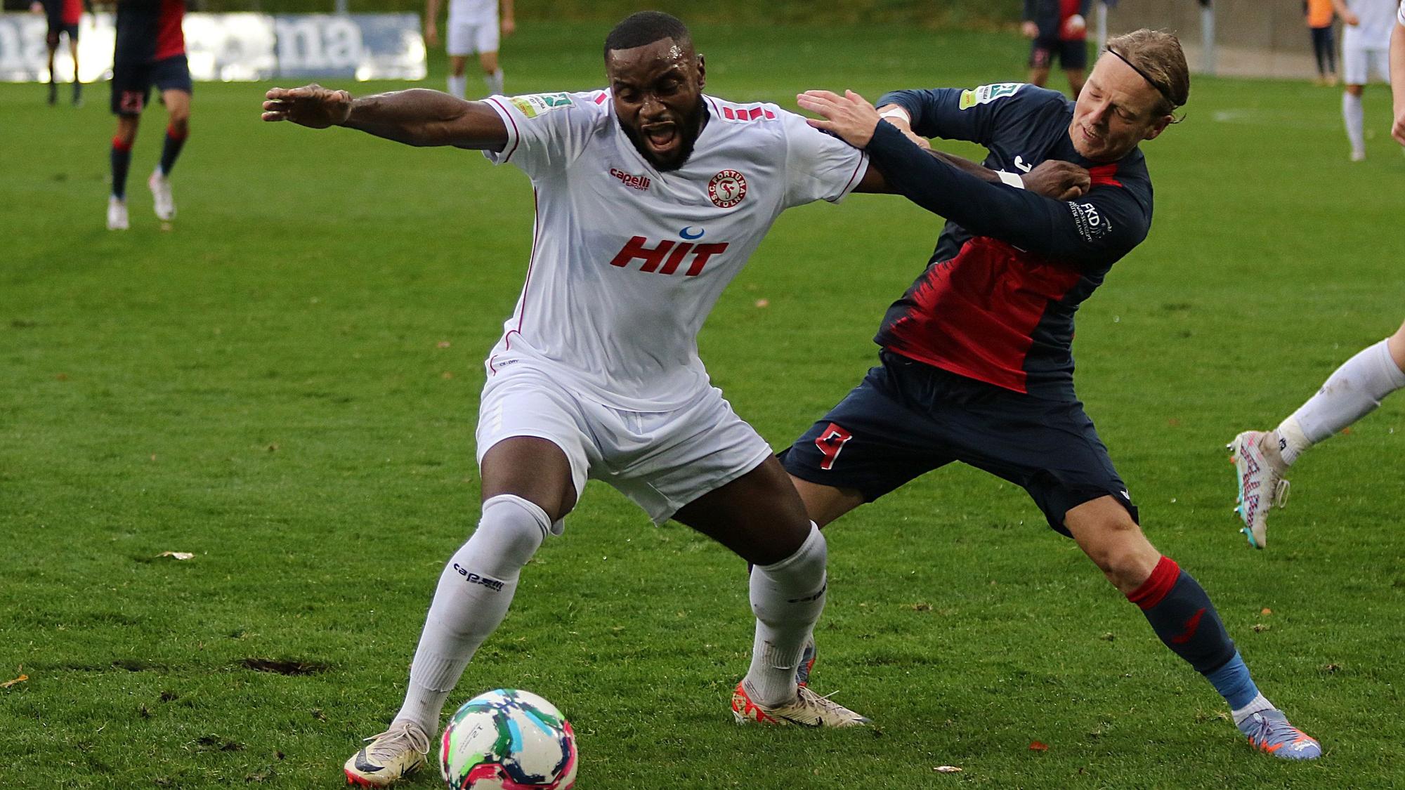 Regionalliga West: Wuppertaler SV - SC Fortuna Koeln *** NUR FUeR REDAKTIONELLE ZWECKE *** EDITORIAL USE ONLY ***Fussball Regionalliga West 14.Spieltag Samstag 04.11.2023 Wuppertaler SV - SC Fortuna Koeln Stadion am Zoo Wuppertal Arnold Budimbu (Fortuna Koeln) und Kevin Hagemann (WSV) Deutschland Wuppertal Copyright: StefanxRittershaus *** Regionalliga West Wuppertaler SV SC Fortuna Koeln FOR EDITORIAL PURPOSES ONLY p Soccer Regionalliga West 14 Matchday Saturday 04 11 2023 Wuppertaler SV SC Fortuna Koeln Stadion am Zoo Wuppertal Arnold Budimbu Fortuna Koeln and Kevin Hagemann WSV Germany Wuppertal Copyright StefanxRittershaus Copyright: StefanxRittershaus doc7sopfnhsk8jfgptwcqk ,EDITORIAL USE ONLY