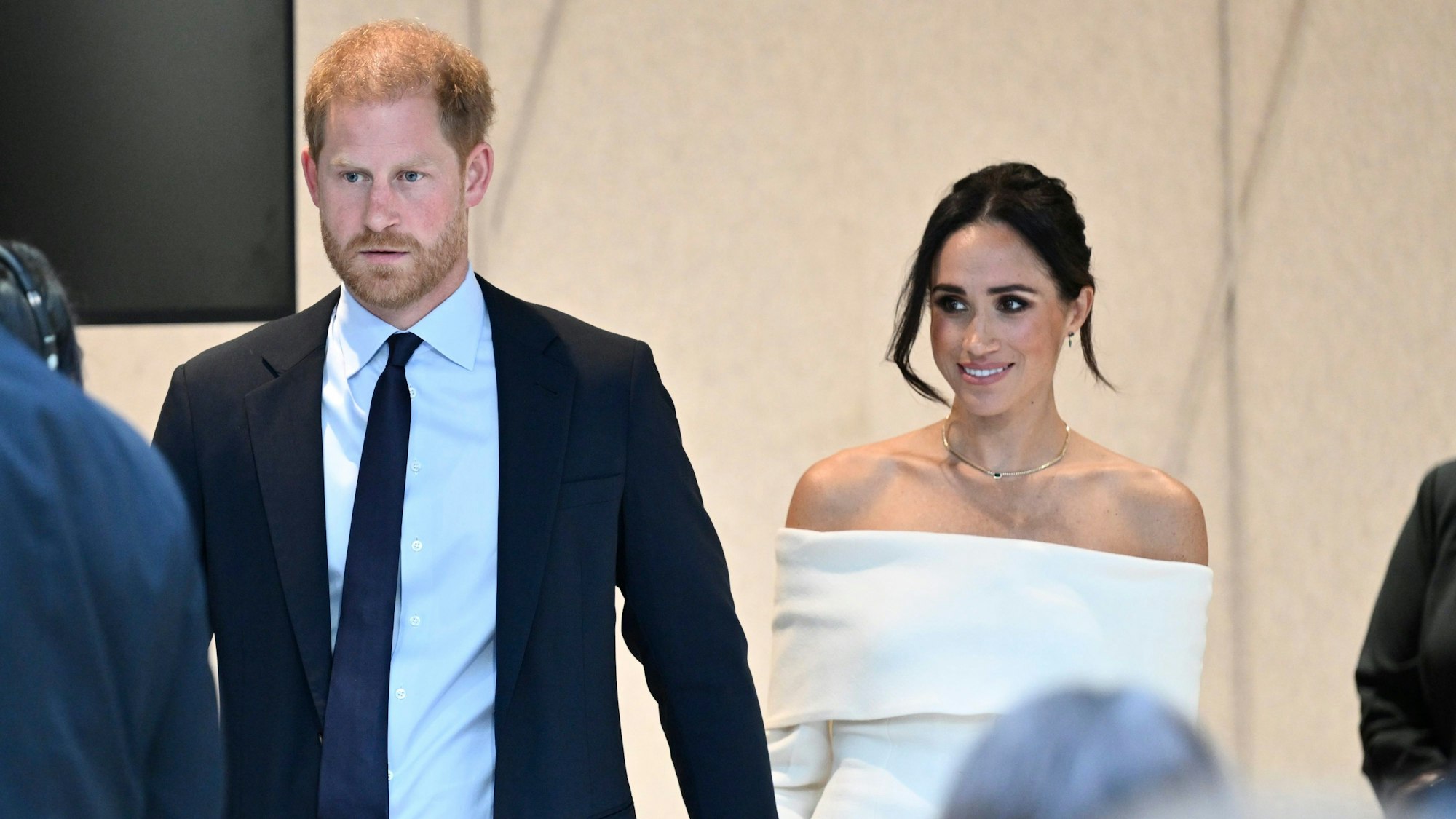 Prinz Harry und Herzogin Meghan nahmen am 10. Oktober 2023 in New York an einem Elterngipfel der Archewell Foundation zum Thema „Psychisches Wohlbefinden im digitalen Zeitalter“ teil.