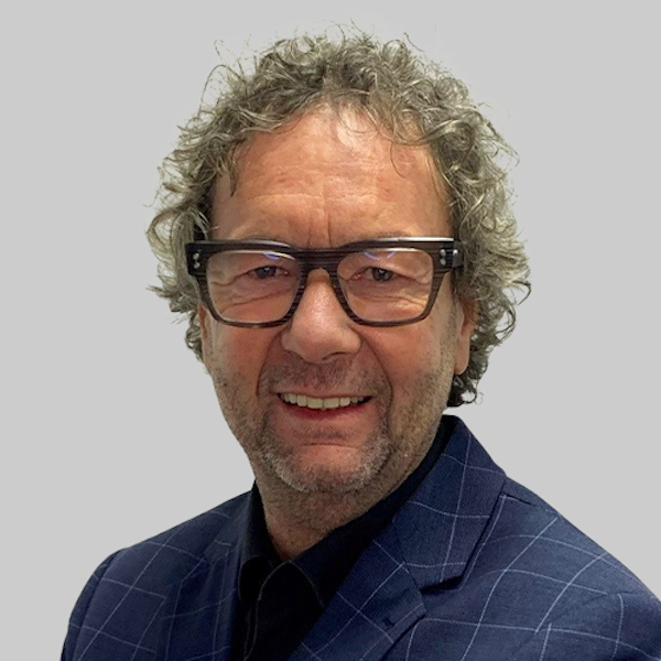 Das Bild zeigt Angehörige der Opfer im Gerichtssaal.