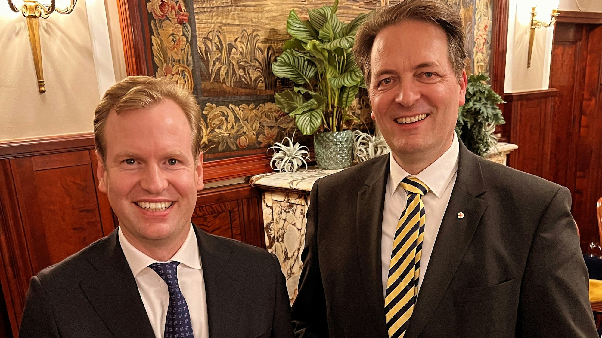 Nachfolger trifft Vorgänger: Tim Odendahl (links) und der frühere MIT-Chef Karl Mandl.