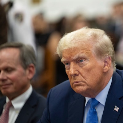 Im Betrugsprozess gegen Donald Trump in New York ist der frühere US-Präsident persönlich zu einer Aussage unter Eid erschienen.