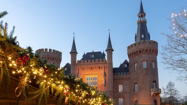 Weihnachtsmarkt auf Schloss Moyland.