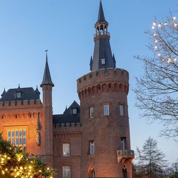 Weihnachtsmarkt auf Schloss Moyland.