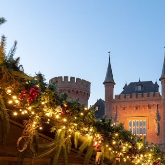 Weihnachtsmarkt auf Schloss Moyland.