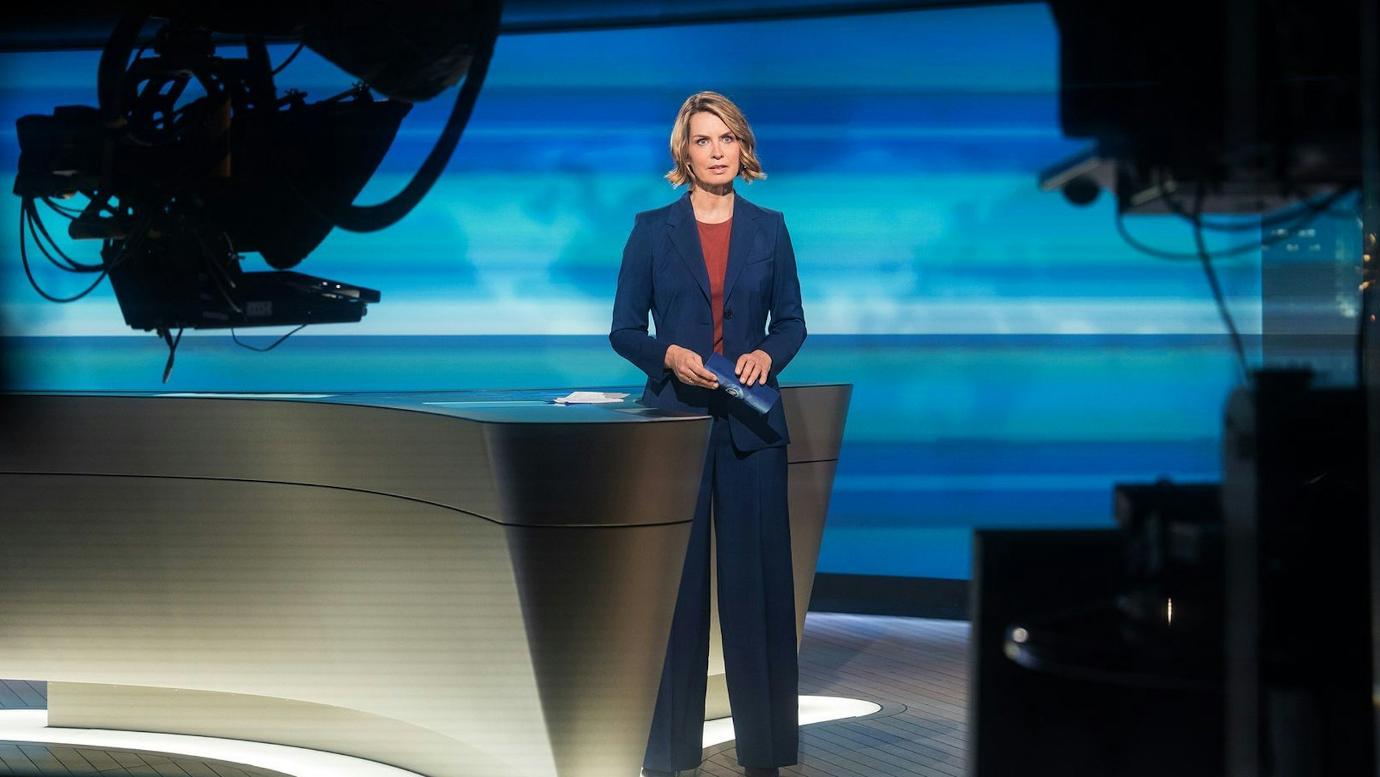 Die „Tagesthemen“-Moderatorin Jessy Wellmer im Studio in Hamburg.