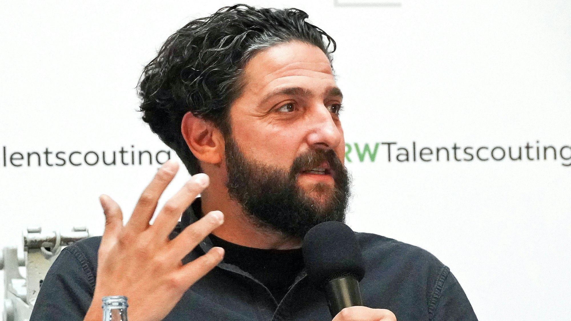 Bestsellerautor und Bildungsforscher Prof. Dr. El-Mafaalani spricht am Donnerstag, 19.10.2023 im NRW-Talentzentrum in Gelsenkirchen. Es findet eine Diskussion mit Podcastaufzeichnung statt.
Foto: Michael Korte / FUNKE Foto Services