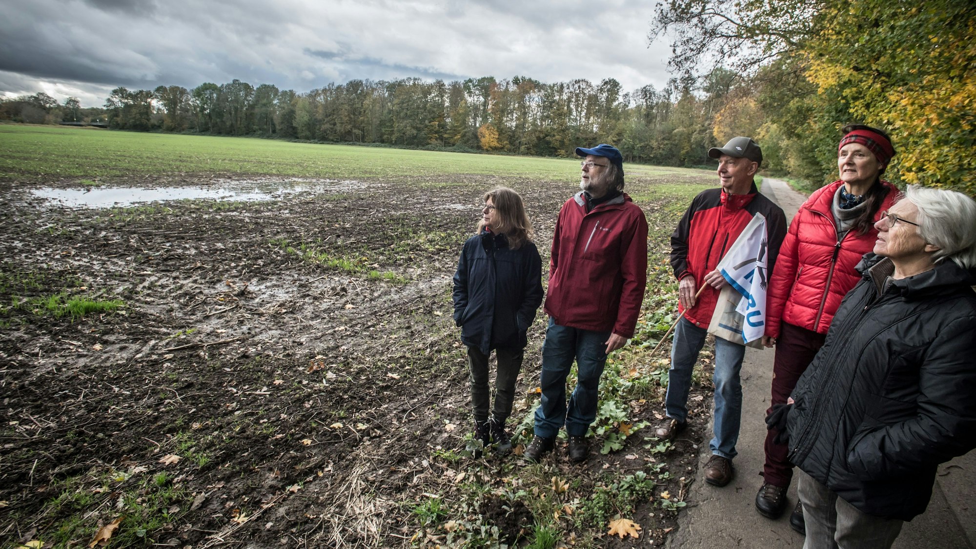 Sehen das Feld Am Kämper Weg als Standort für die Feuerwache geeignet:Uschi Kundt, Hans-Martin Kochanek, Erich Schulz, Regine Kossler, Ingrid Mayer.