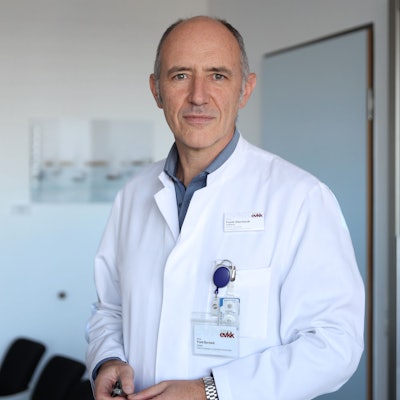 Porträt Dr. Frank Eberhardt, Chefarzt am Evangelischen Krankenhaus Köln-Kalk