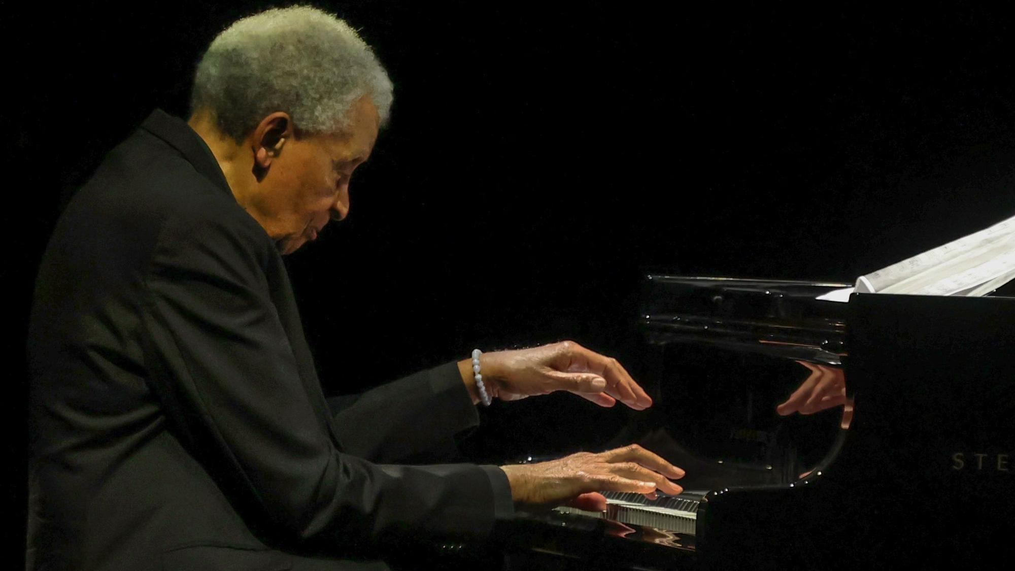06.11.2023
Leverkusen:
Jazztage: Pianist und "Jazzlegende" Abdullah Ibrahim tritt bei den Jazztagen im Bayer-Erholungshaus auf.
Foto: Martina Goyert