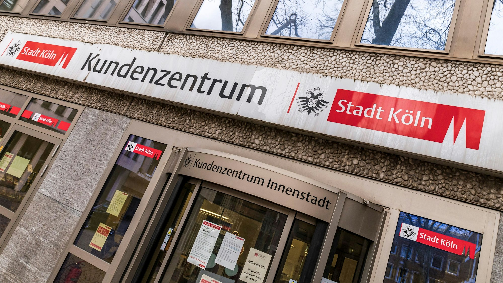 Kundenzentrum der Stadt Köln auf dem Laurenzplatz in der Kölner Innenstadt.