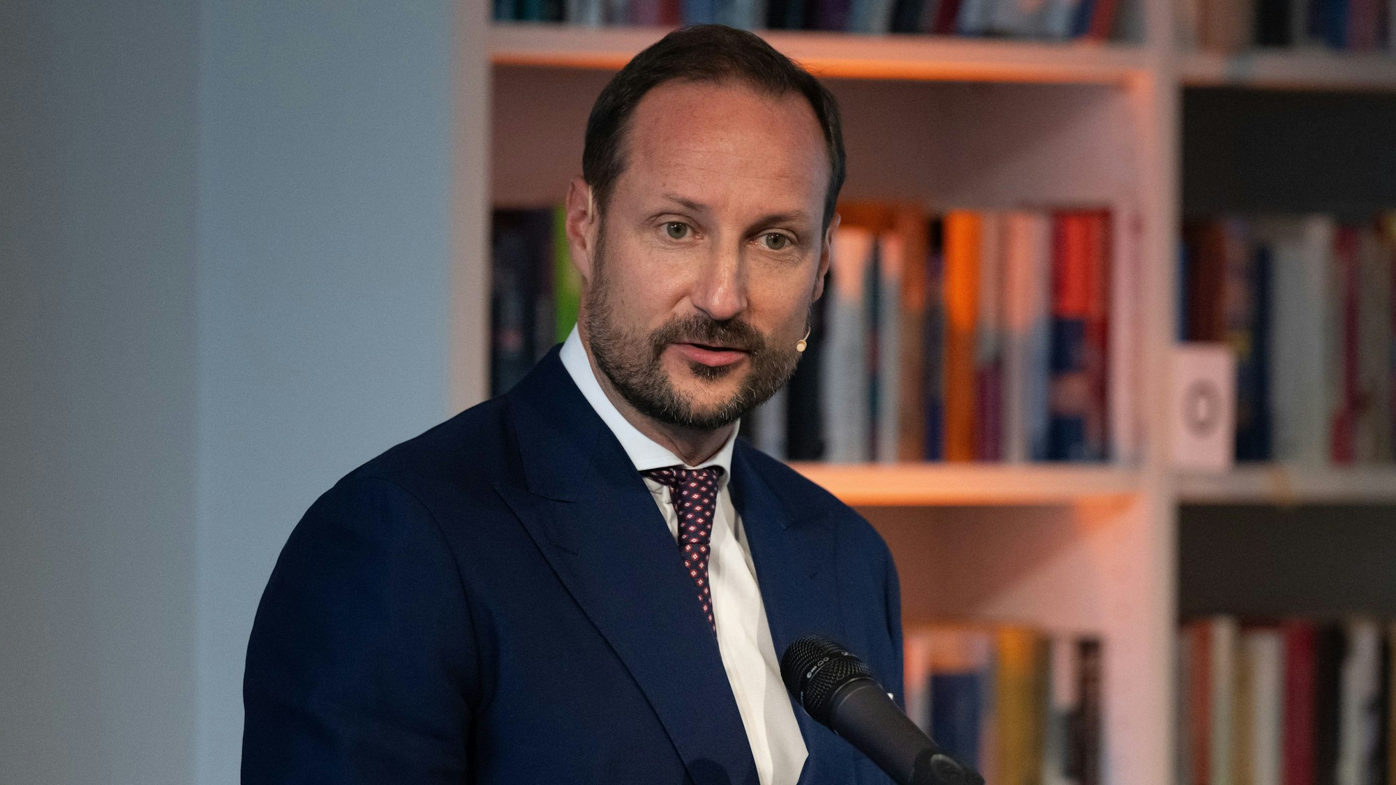 Kronprinz Haakon spricht.