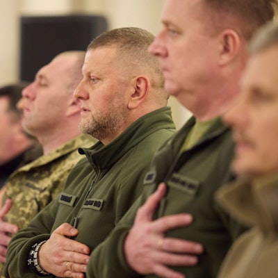 Der ukrainische Armeechef Waleryj Saluschnyj trauert um seinen „engen Freund“ Gennadij Tschastiakow. Der Berater Saluschnyjs starb bei einer Explosion an seinem Geburtstag. (Archivbild)