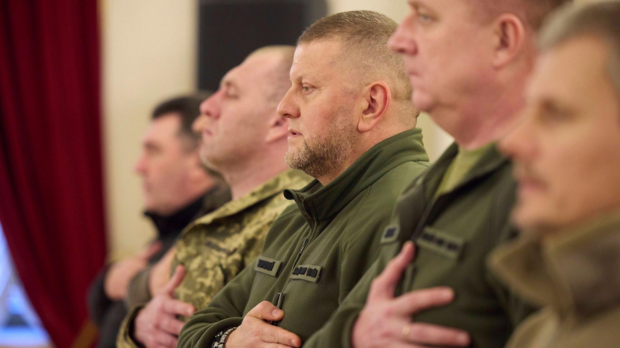 Der ukrainische Armeechef Waleryj Saluschnyj trauert um seinen „engen Freund“ Gennadij Tschastiakow. Der Berater Saluschnyjs starb bei einer Explosion an seinem Geburtstag. (Archivbild)